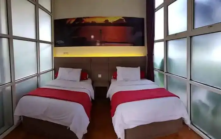 Лембанг: Bukit Cikahuripan Resort