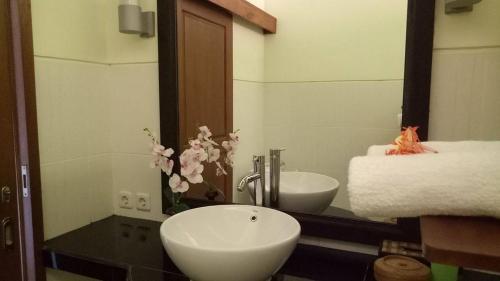 Тембок: Alam Mimpi Resort Bali