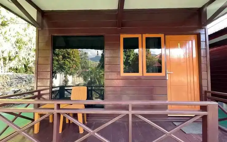 Сентани: IZY Guest House