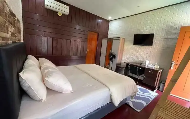 Сентани: IZY Guest House