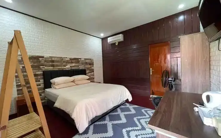 Сентани: IZY Guest House