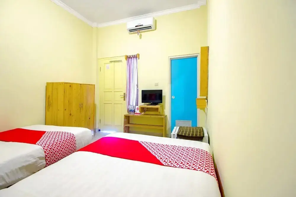 Депок: RedDoorz near Amikom Yogyakarta 3