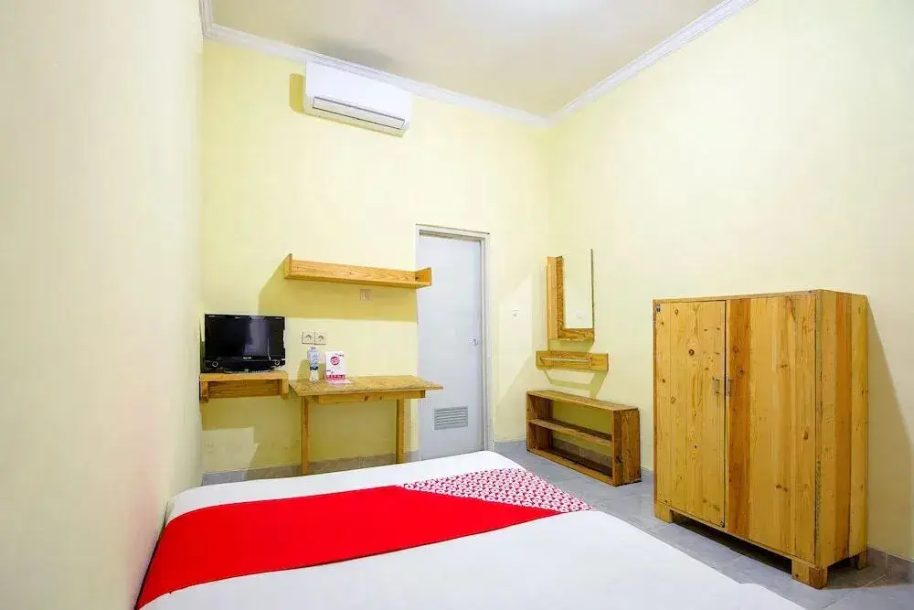 Депок: RedDoorz near Amikom Yogyakarta 3