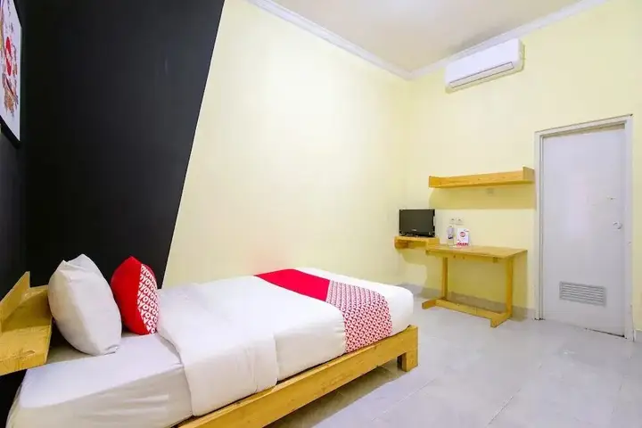 Депок: RedDoorz near Amikom Yogyakarta 3
