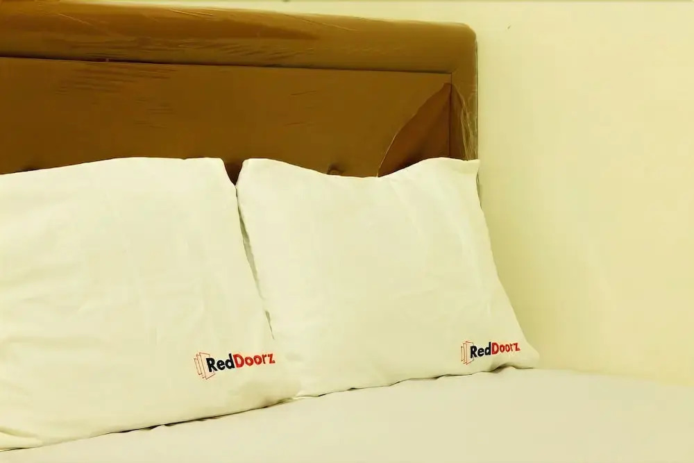 Джакарта: RedDoorz near Taman Puring