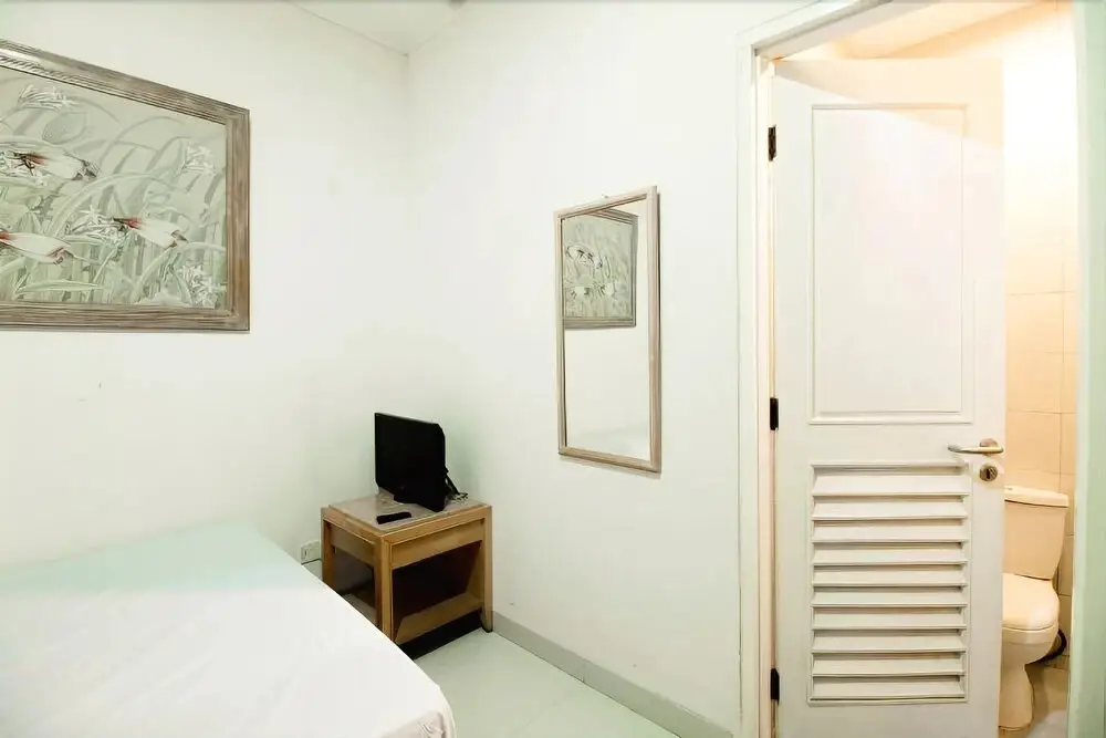 Джакарта: RedDoorz near Taman Puring