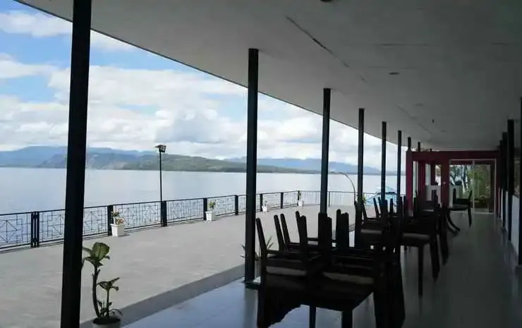 Озеро Тоба: Tiara Bunga Hotel & Villa
