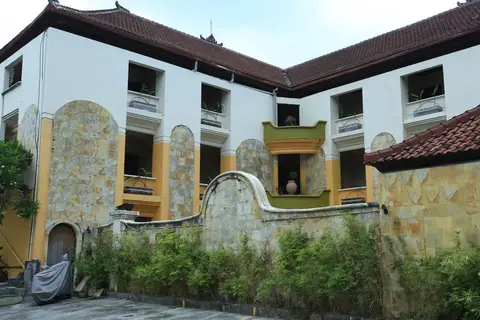 RedDoorz near Discovery Mall Kuta — фото 1