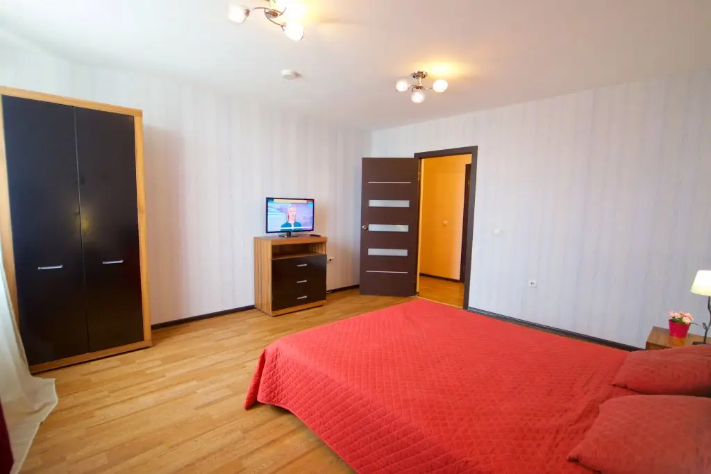 Красноярск: Na Aviatorov -4 Apartments