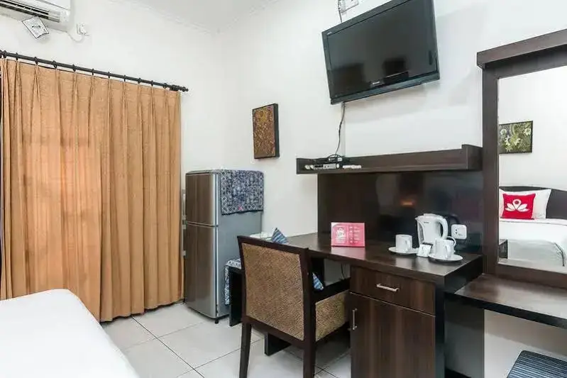 Кута: ZenRooms Seminyak Gunung Athena