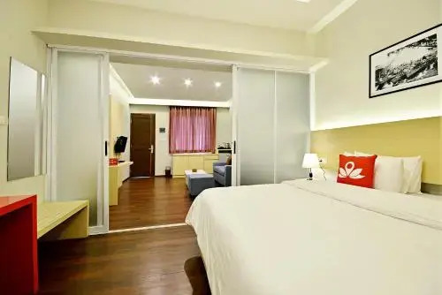 Джакарта: ZEN Premium Kemang Pejaten