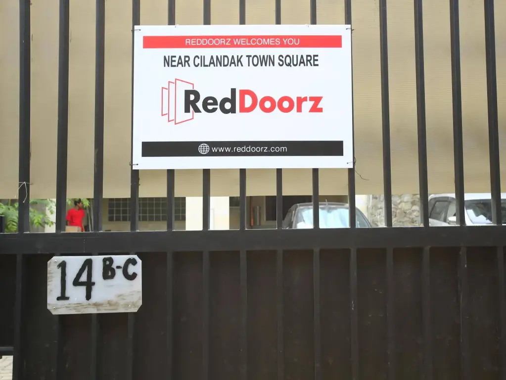 RedDoorz near Cilandak Town Square — фото 1