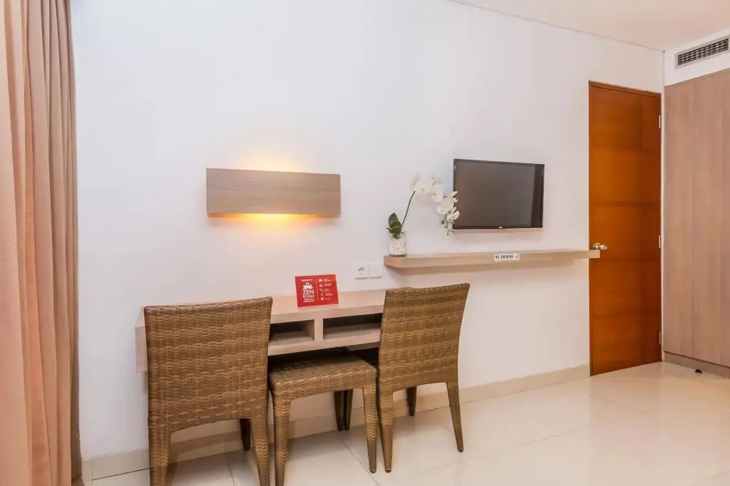 Кута: ZEN Rooms Legian Corner