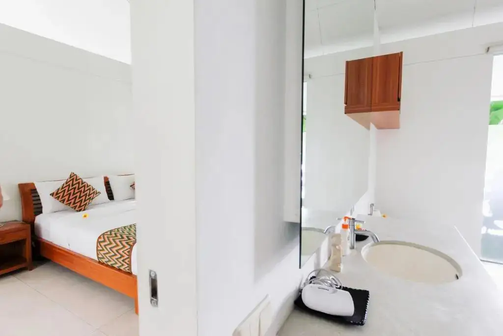 Чангу: White Villa