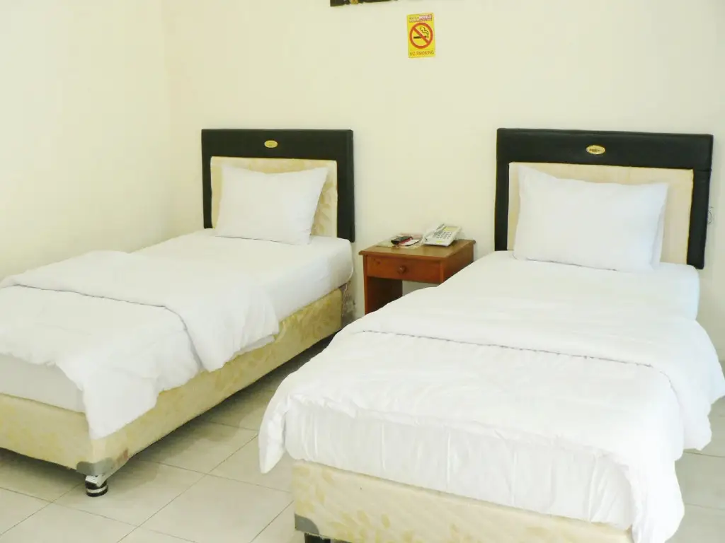 Негара: Negara Hotel