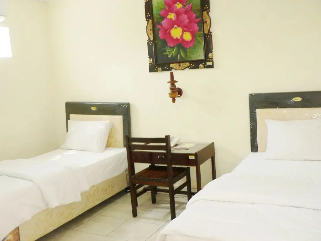 Негара: Negara Hotel