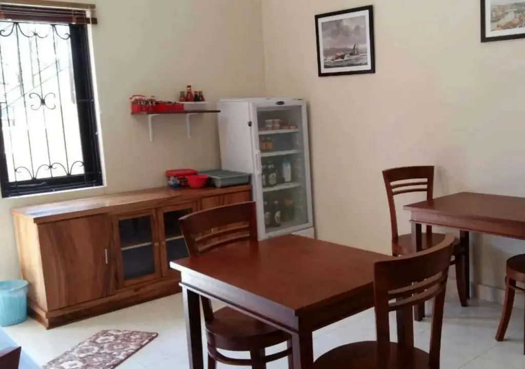 Матарам: Whiterose Guesthouse