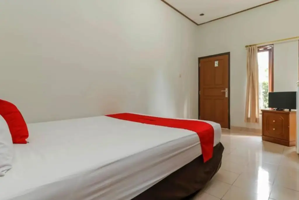 Джакарта: RedDoorz Plus @ Karet Pedurenan 3