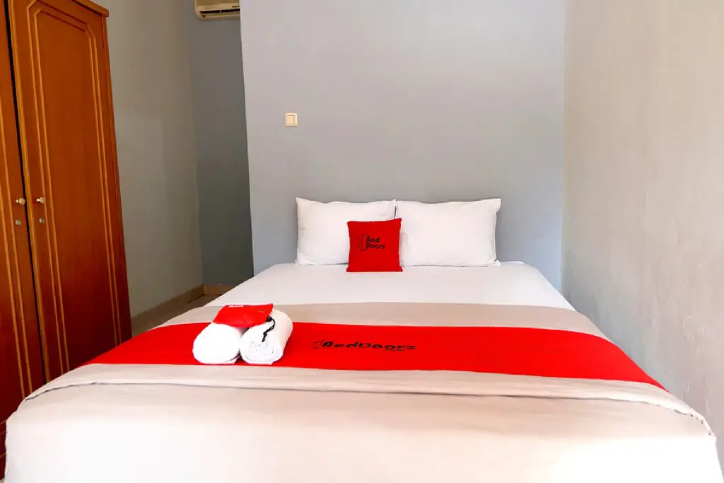 Джакарта: RedDoorz Plus @ Karet Pedurenan 3