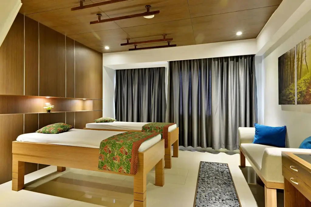 Куруг: ZEN Rooms Tangerang Binong