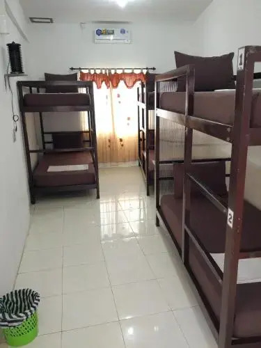 Унгасан: Karma Backpacker House