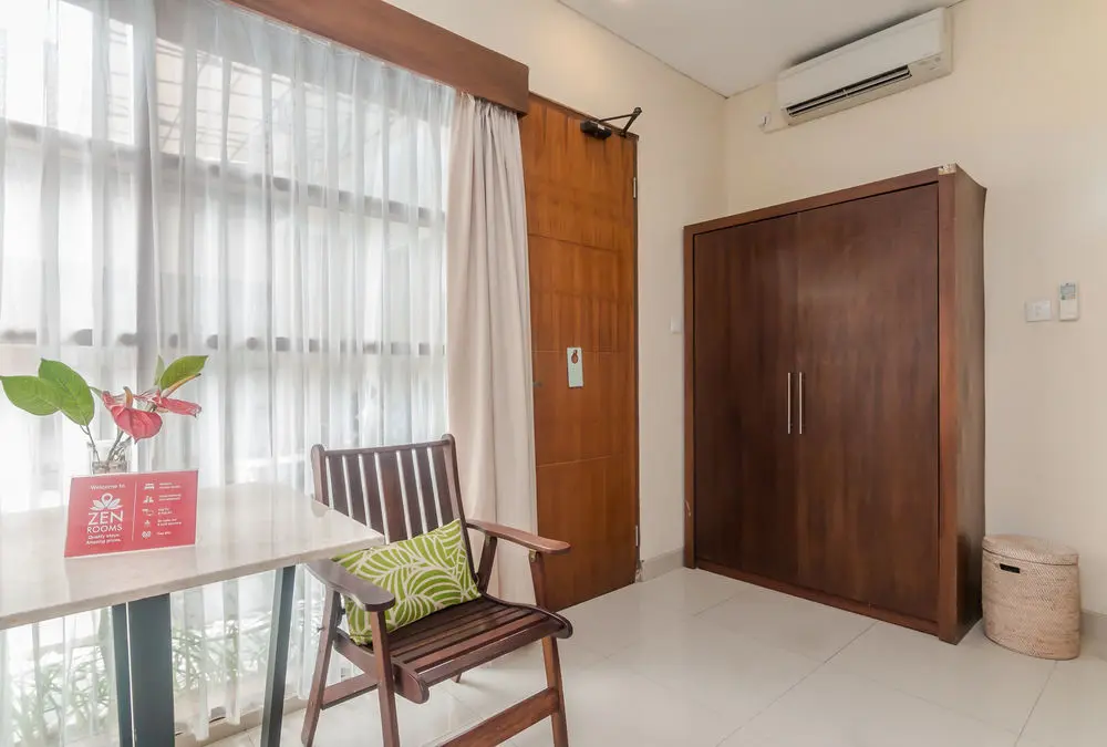 Кута: ZEN Rooms Legian Nakula Srikandi