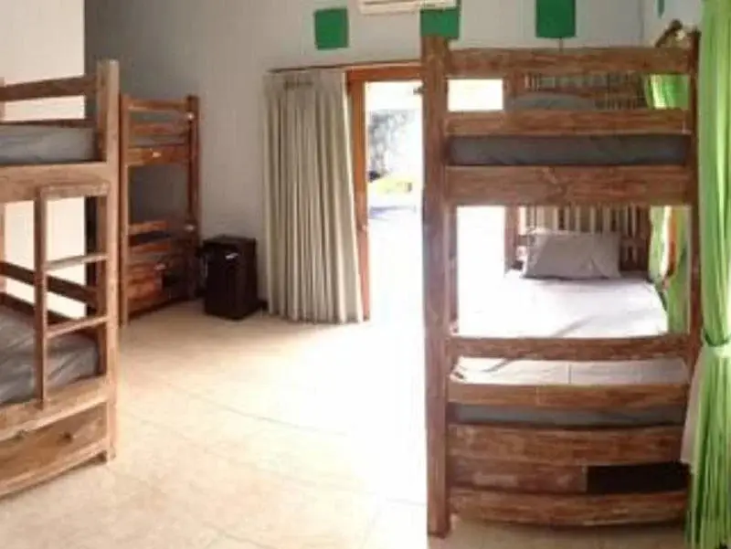 Чангу: Wave Hunters Surf Camp