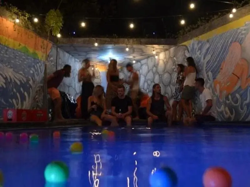 Чангу: Wave Hunters Surf Camp