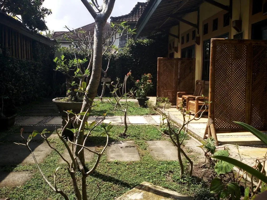 Jerowaru: Rumah Daun Homestay Tetebatu