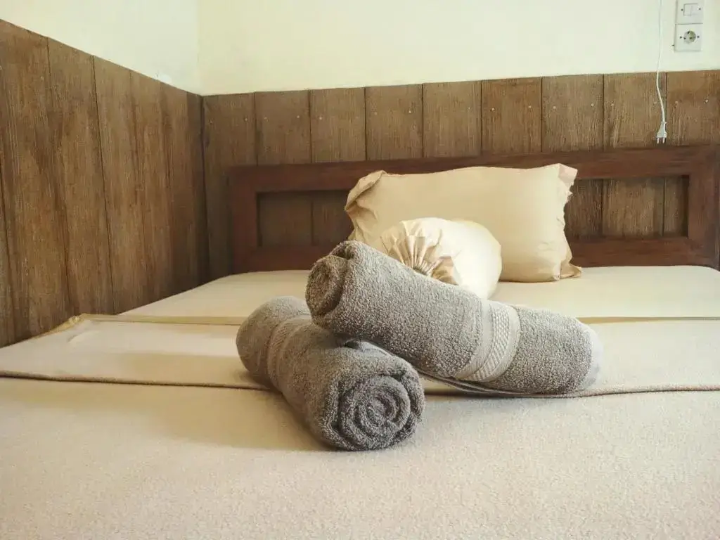 Jerowaru: Rumah Daun Homestay Tetebatu