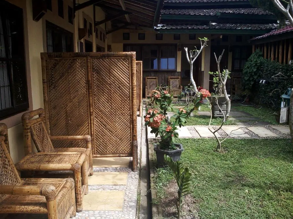 Jerowaru: Rumah Daun Homestay Tetebatu