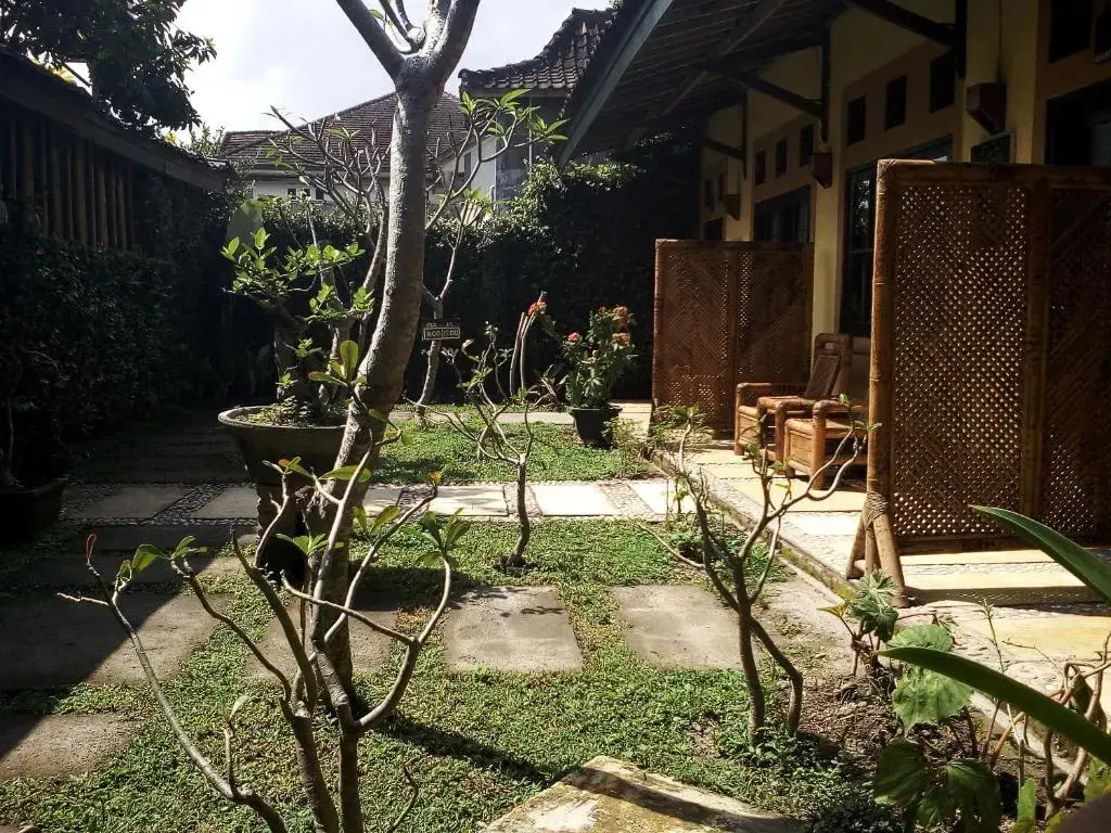 Jerowaru: Rumah Daun Homestay Tetebatu