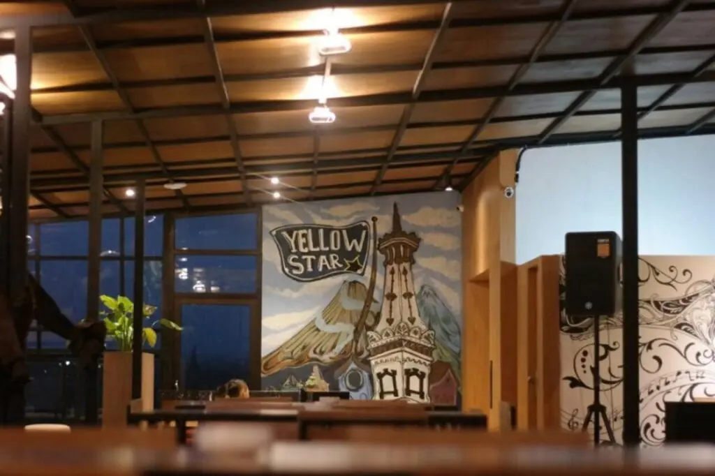 Джокьякарта: Yellow Star Ambarukmo Hotel