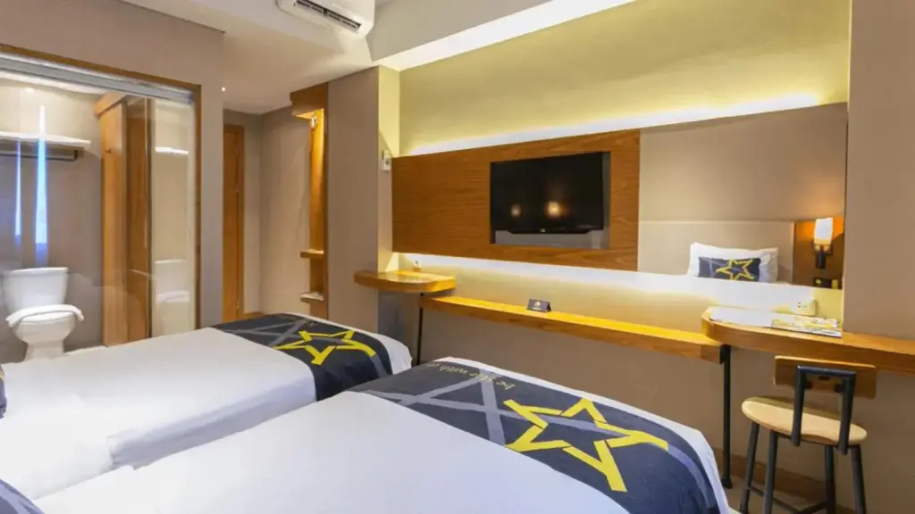 Джокьякарта: Yellow Star Ambarukmo Hotel