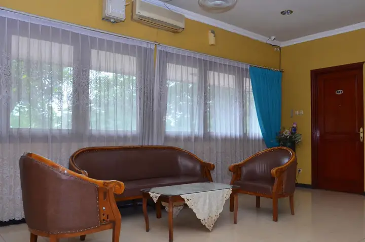 Сурабая: Zen Rooms Kalibokor