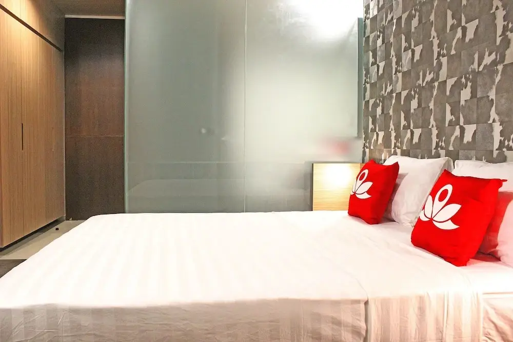 Джакарта: ZEN Premium Sampoerna Strategic Square
