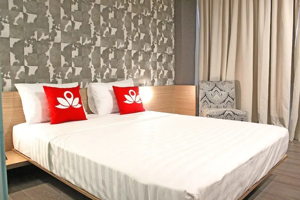 Джакарта: ZEN Premium Sampoerna Strategic Square