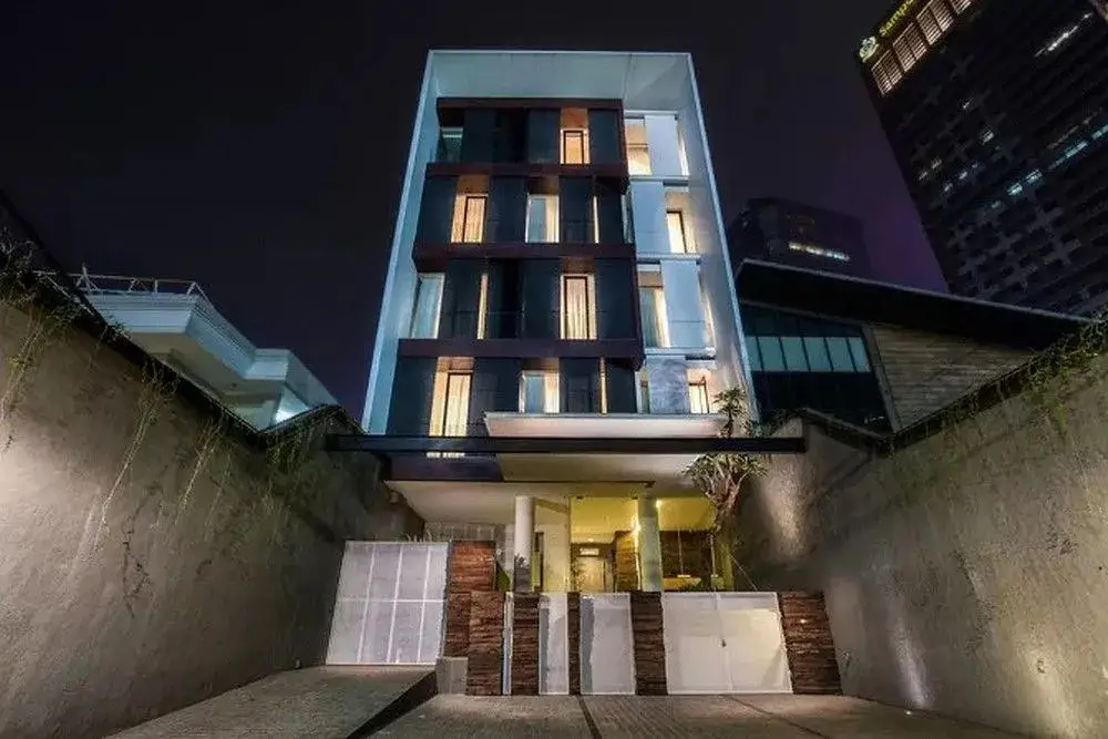 Джакарта: ZEN Premium Sampoerna Strategic Square