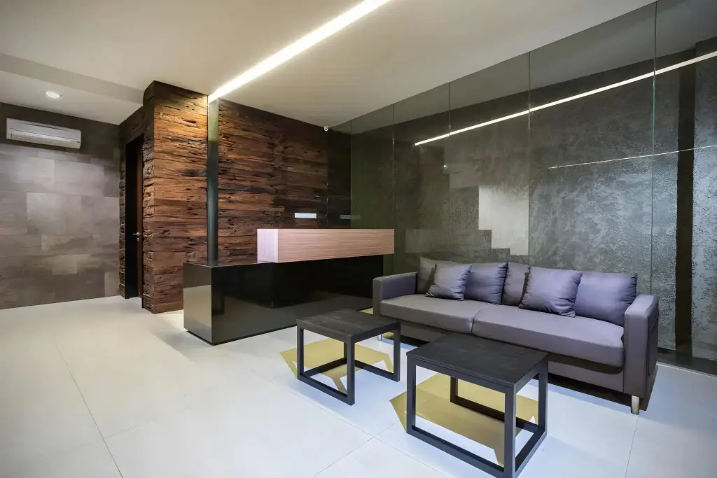 Джакарта: Upscale Suites