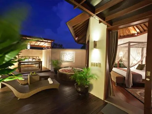 Кута: bunga one seminyak