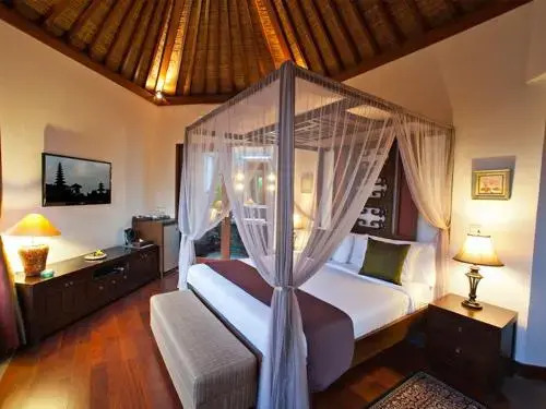 Кута: bunga one seminyak