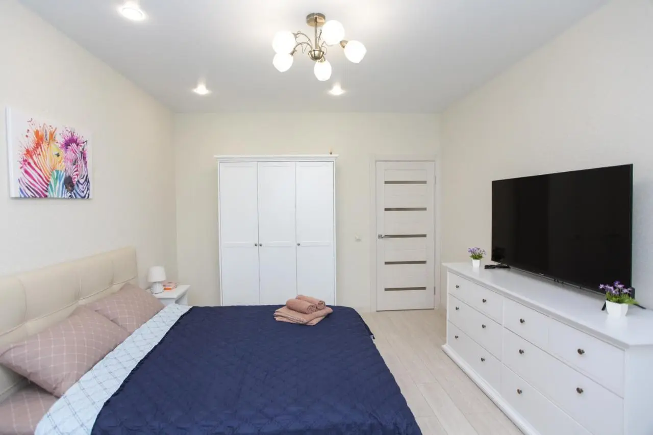 Калининград: Bright house на Крымском