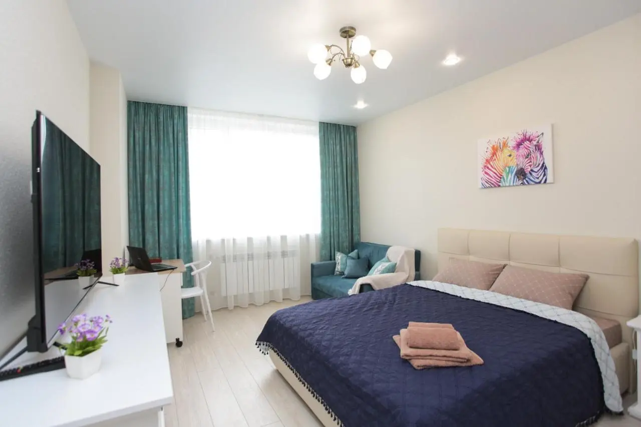 Калининград: Bright house на Крымском