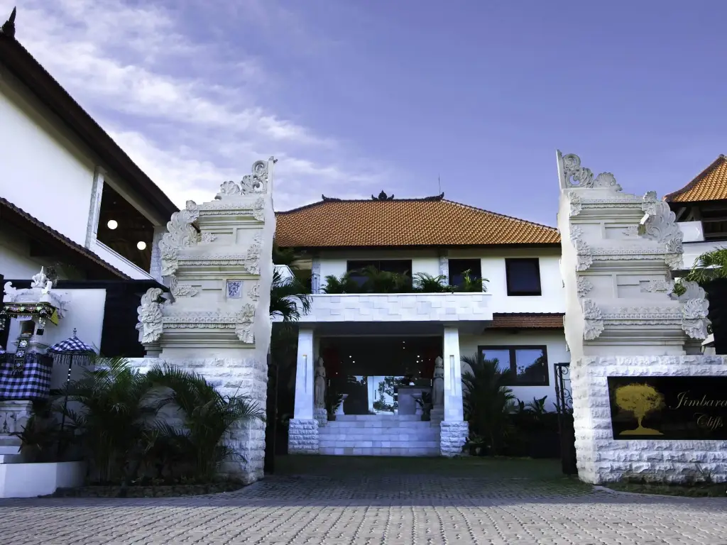 Jimbaran Cliffs Private Pool Hotel & Spa — фото 1