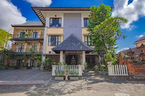 Grand Santhi Hotel — фото 1