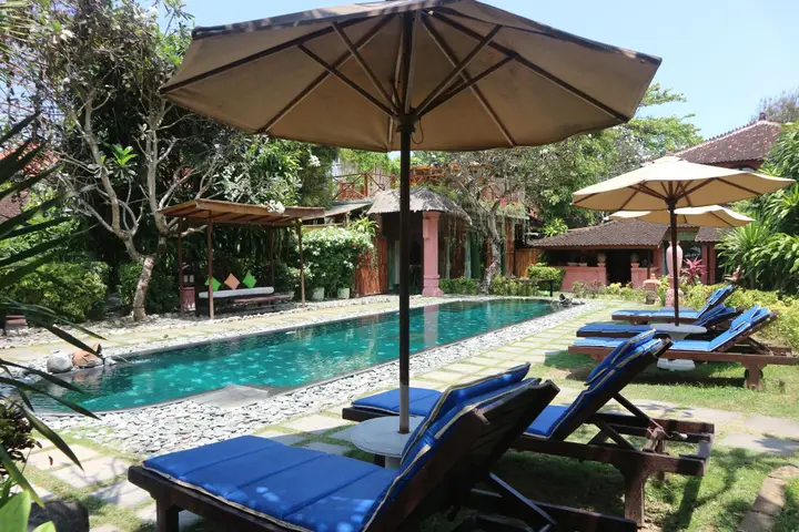 Санур: Отель La Taverna Suites