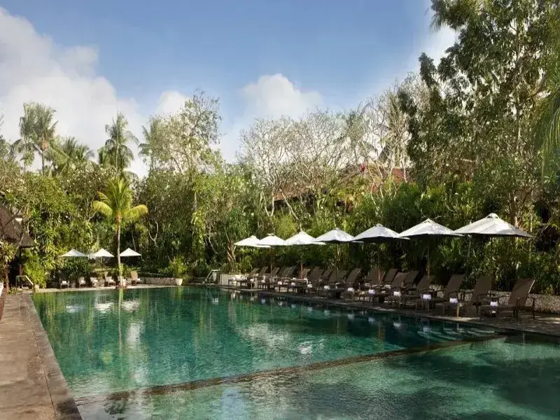 Кута: Beachfront Suites Bali