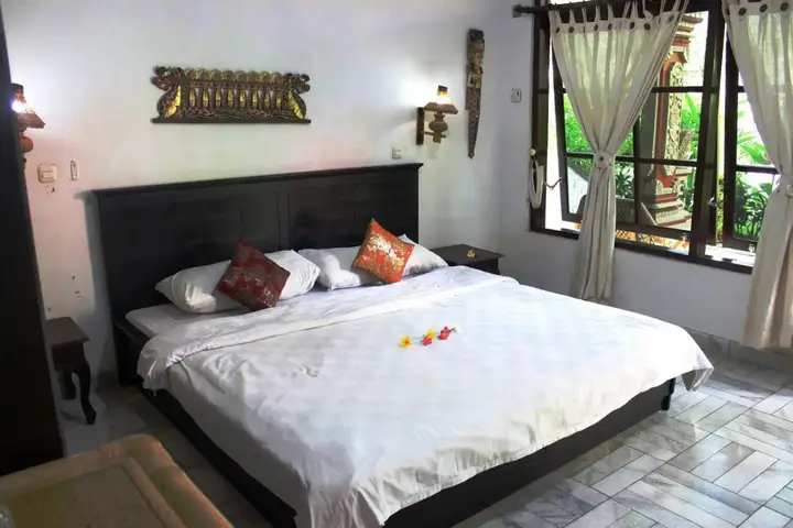 Канди Даса: Anom Beach Hotel