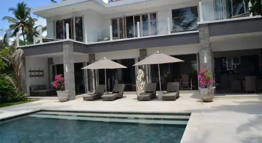 Падангбай: Black Pearl Villa