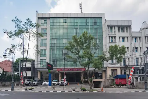 The Newton Hotel — фото 1